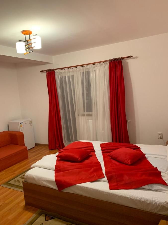 Мини-отель Casa Galbena Слэник-30